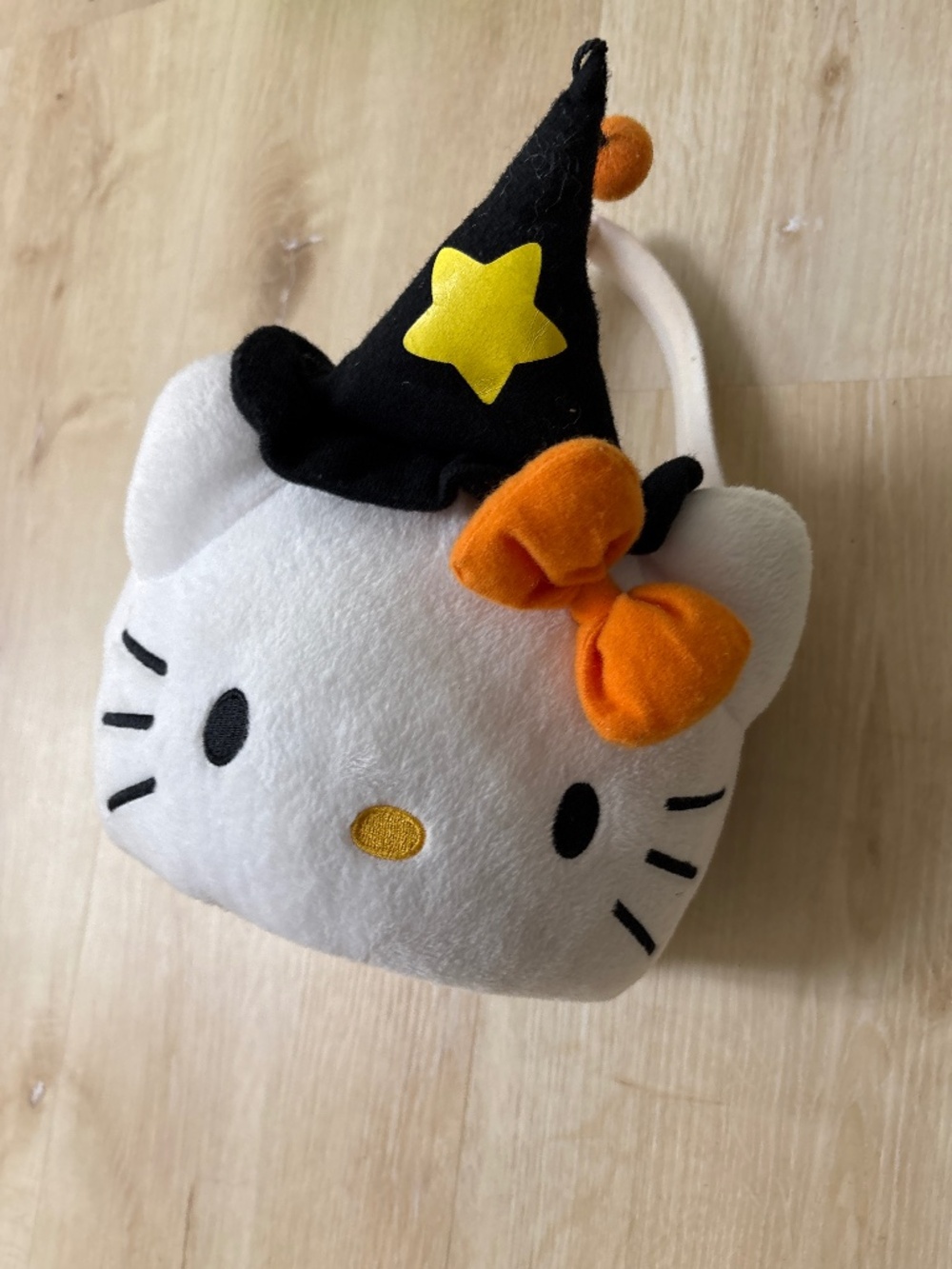 Hello Kitty treat basket/decor